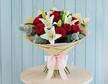Букет цветов из:  Лилии и Розы в Николаевке Ростовской области