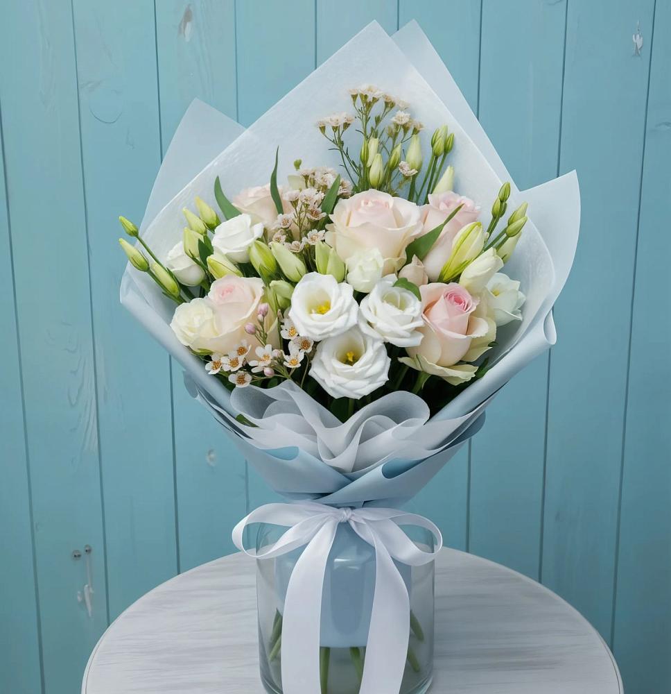 Букет цветов из: Розы и Лизиантусы в Николаевке Ростовской области