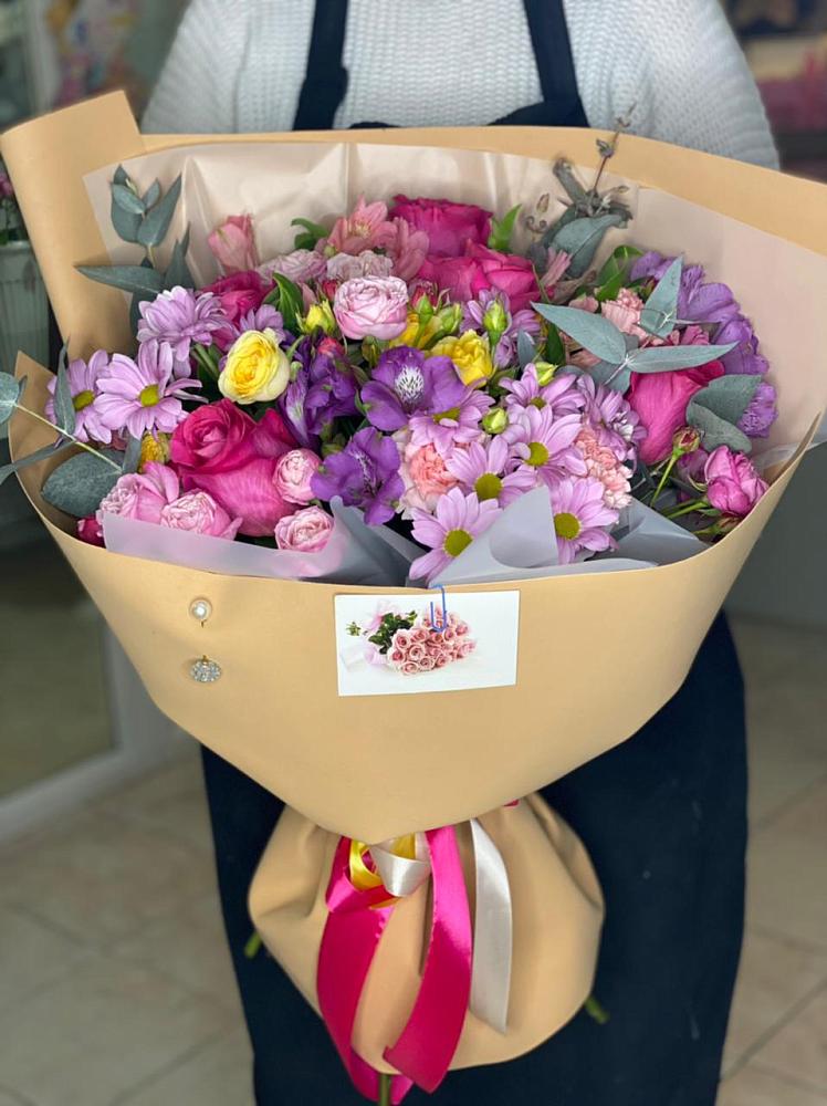 Букет цветов из: Хризантемы, Гвоздики и Альстромерии в Николаевке Ростовской области