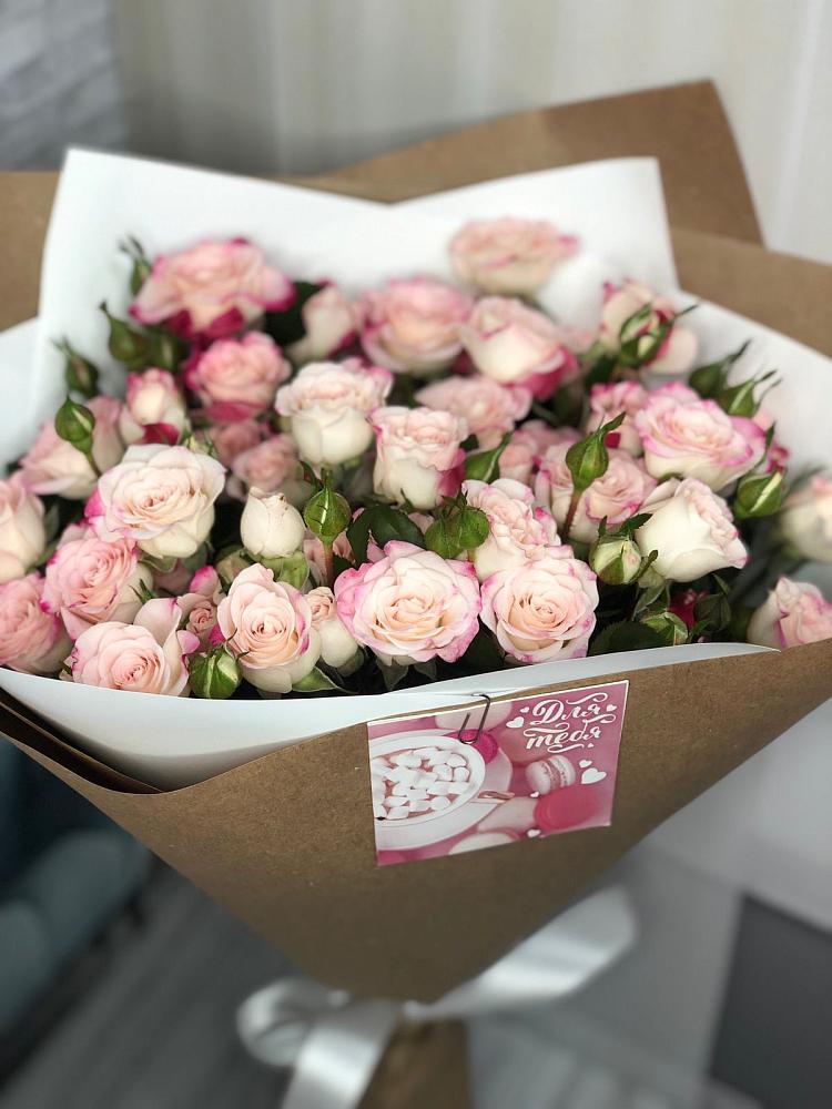 Букет цветов из: Розы в Николаевке Ростовской области