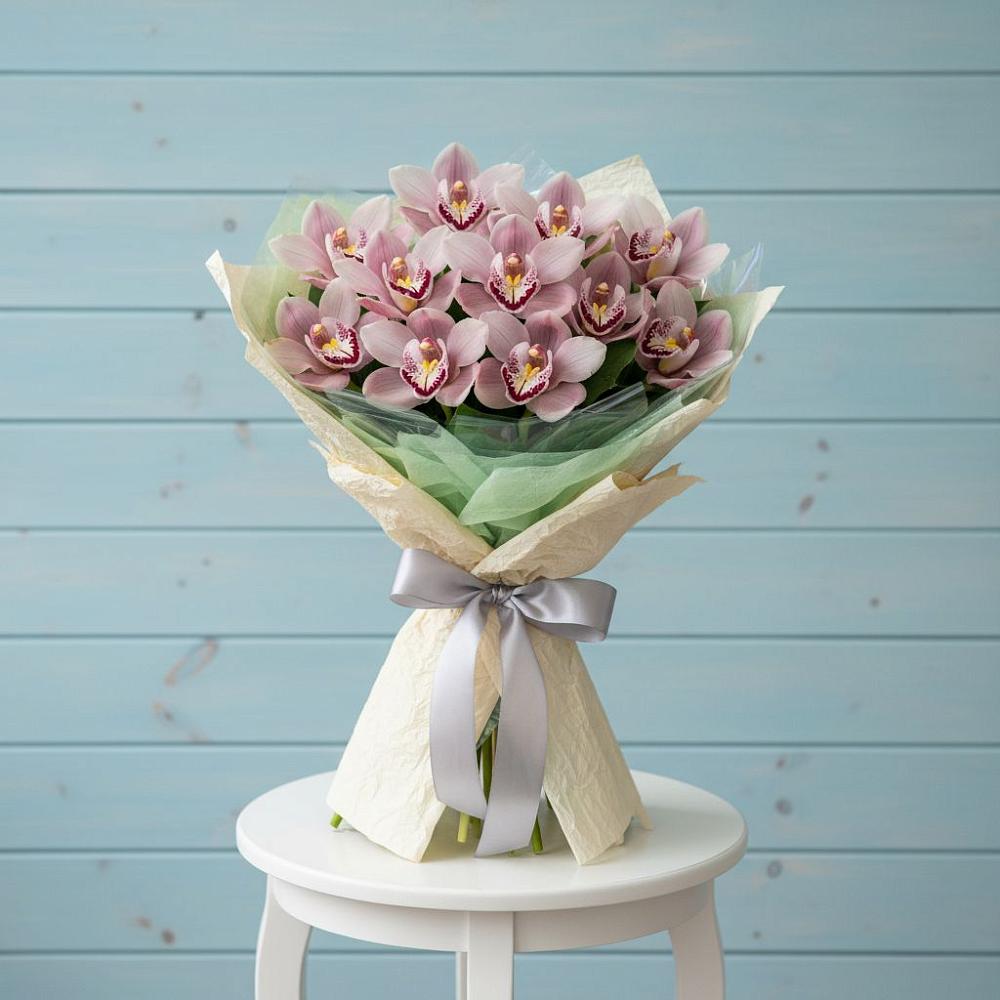 Букет цветов из: Орхидеи и Розы в Николаевке Ростовской области