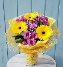Букет цветов из:  Хризантемы и Герберы в Николаевке Ростовской области
