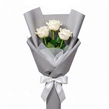 Букет 3 белые розы в Николаевке Ростовской области