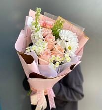 Букет цветов из:  Хризантемы и Розы в Николаевке Ростовской области