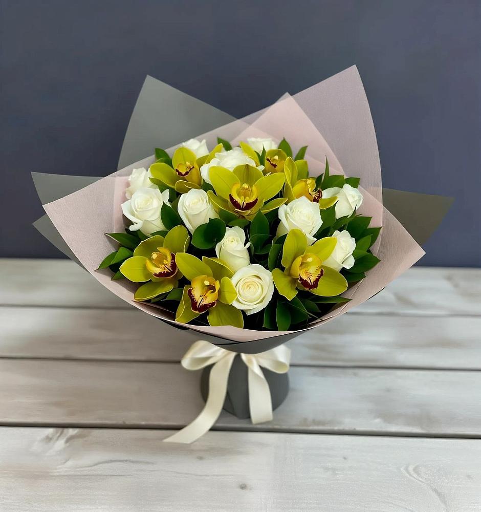 Букет цветов из: Орхидеи и Розы в Николаевке Ростовской области