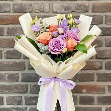 Букет цветов из:  Лизиантусы и Розы в Николаевке Ростовской области