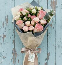 Букет цветов из:  Розы в Николаевке Ростовской области