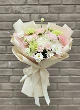 Букет цветов из:  Гвоздики, Розы, Лизиантусы и Хризантемы в Николаевке Ростовской области
