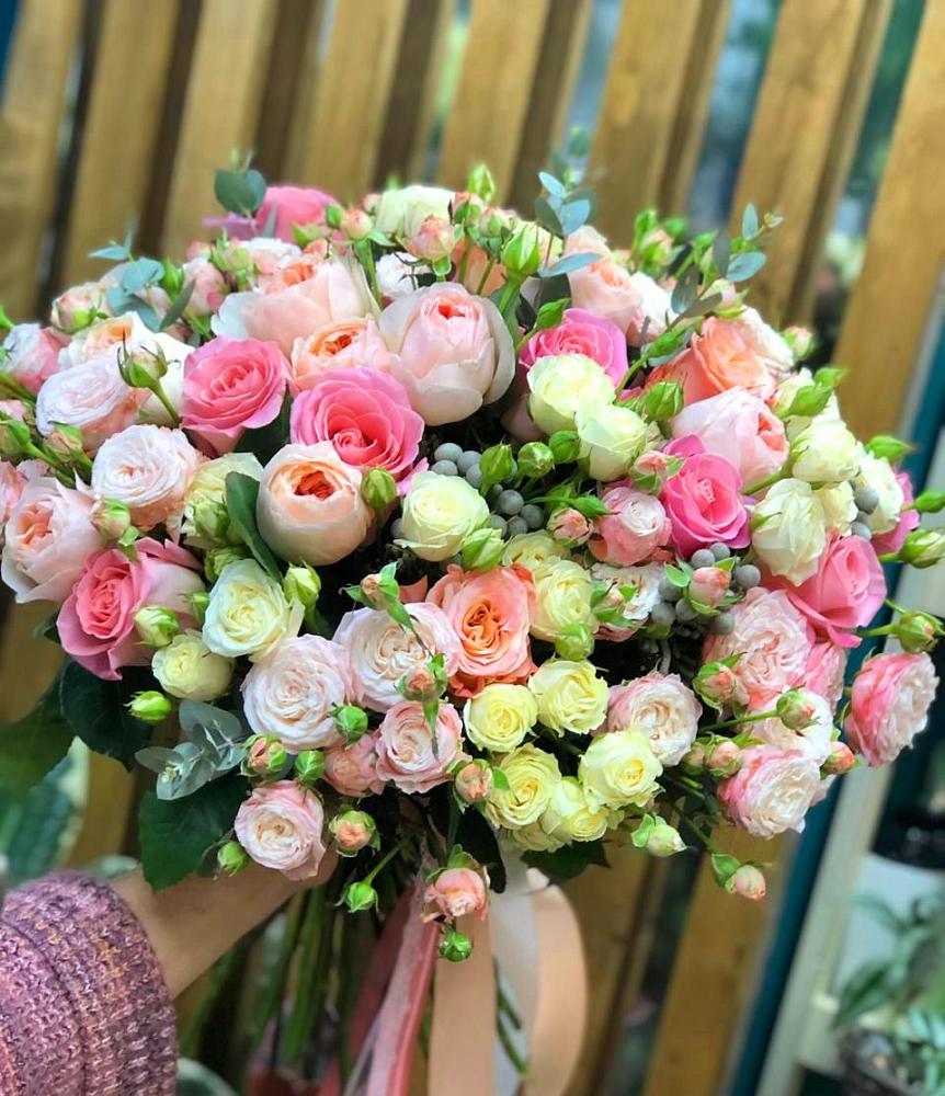 Букет цветов из: Розы в Николаевке Ростовской области