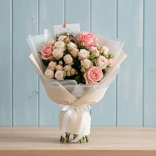 Букет цветов из:  Розы в Николаевке Ростовской области