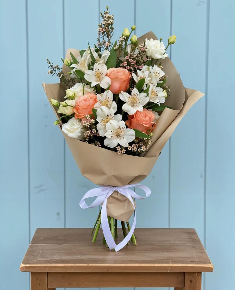 Букет цветов из: Альстромерии, Лизиантусы, Розы и Хризантемы в Николаевке Ростовской области