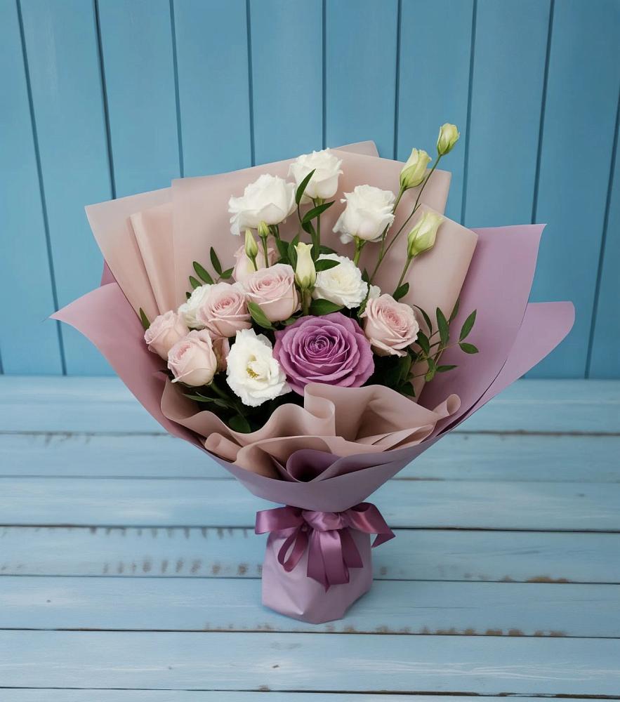 Букет цветов из: Розы и Лизиантусы в Николаевке Ростовской области